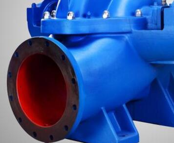 　　雙吸泵裝配填料步驟  　　1、 第一步：先把機封壓蓋的螺栓擰下來卸掉，取出兩端的機封壓蓋。  　　2、 第二步：卸掉泵蓋中開面上的全部螺母，用電葫蘆吊起泵蓋。  　　3、 第三步：再用電葫蘆將整個轉子部件吊起，平穩(wěn)放在墊子上。  　　4、 第四步：拆掉軸承體，卸下軸承壓蓋及軸承。(兩端同)  　　5、 第五步：最后拆下機械密封，再根據(jù)裝機封壓蓋止口尺寸加工填料壓蓋的配合尺寸。  　　6、 第六步：再裝上兩端的軸承及鎖緊螺母和軸承體。  　　7、 第七步：再將轉子部件吊起放入泵體，保持與原來(拆卸時)的位置一樣。  　　8、 第八步：吊起泵蓋改好，擰緊螺母。  　　9、 第九步：裝填料，將填料裝入原來安裝機封的位置，前面兩根填料再放填料環(huán)，后面再放3根填料用填料壓蓋壓緊并用螺母鎖緊即可。裝配完畢